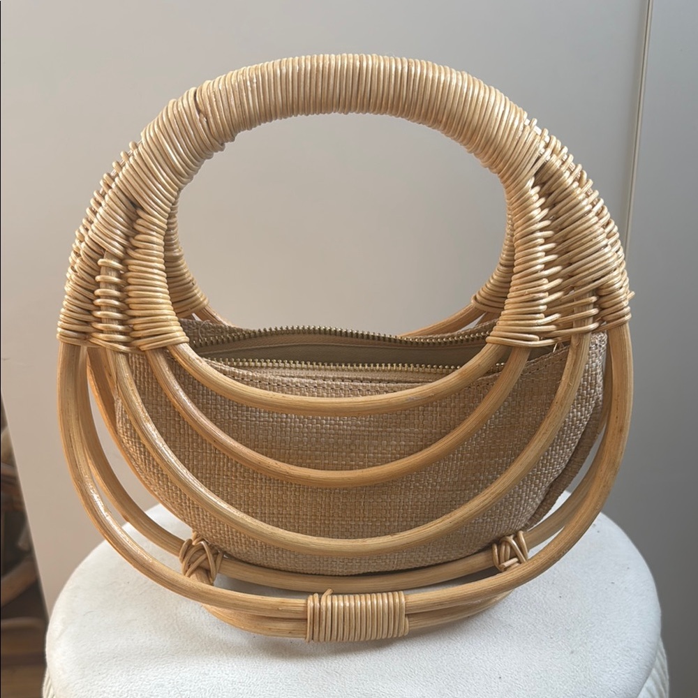 Elegant Tan Woven Handbag